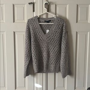 Chic V-Neck Knit Sweater in Gray